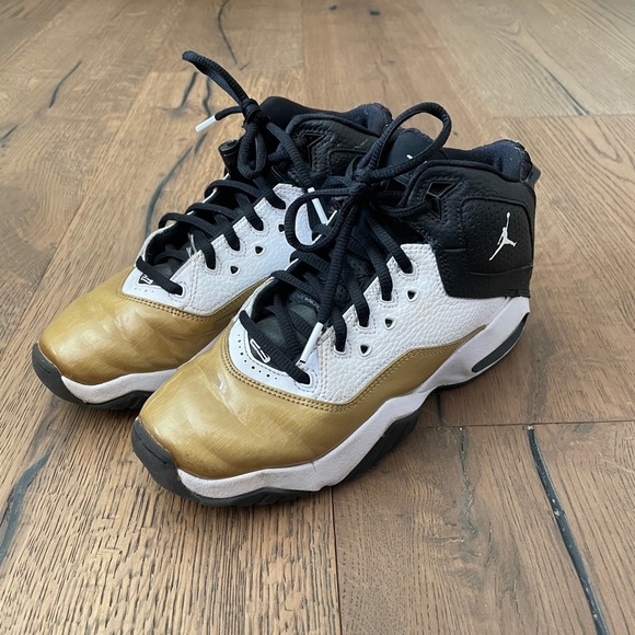 gold jordans for boys